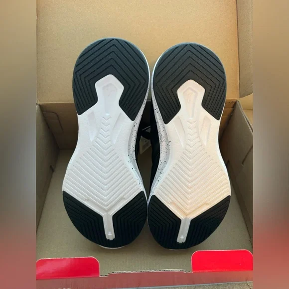 Puma Women’s Sneakers - Picture 5 of 5